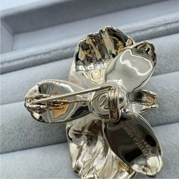 Bottega Veneta Gold Flower Brooch - Picture 10 of 11